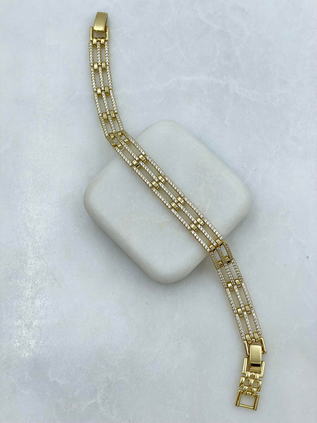 Özel Seri Üç Sıra Gömme Taşlı Şerit Bileklik Gold