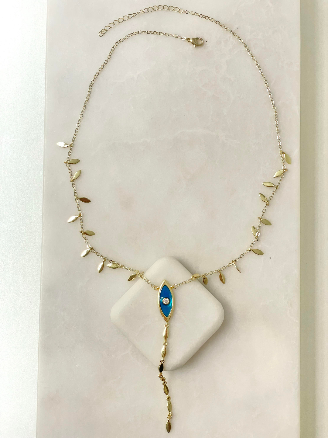 Altın Kaplama Arpa Sallantılı Göz Model Y Kolye Gold