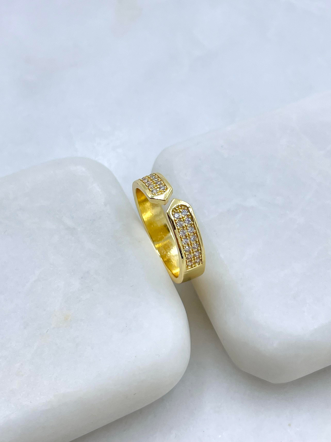 Altın Kaplama Gömme Taşlı Birleşim Tasarım Yüzük Gold