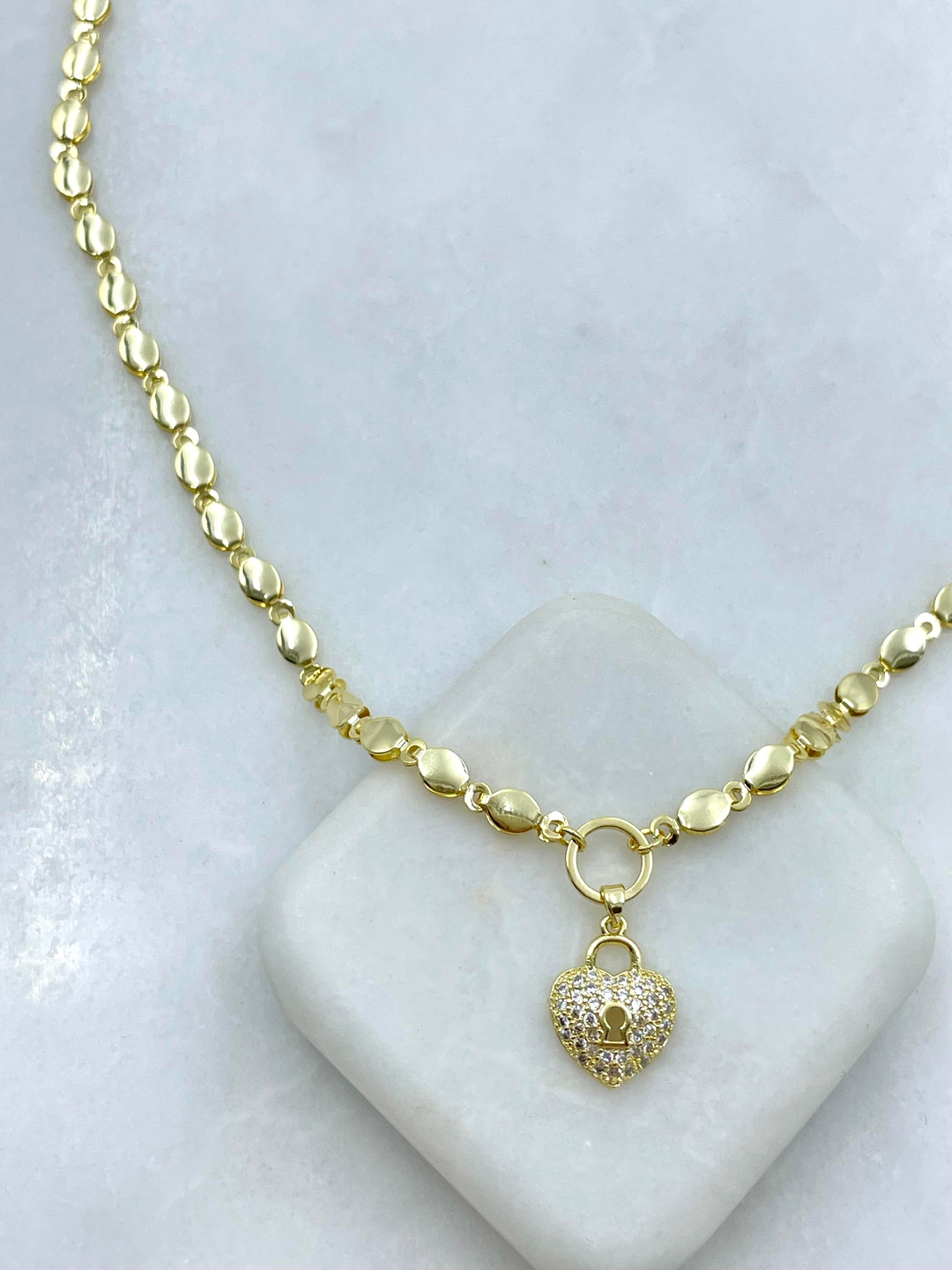 Altın Kaplama Gömme Taşlı Kilit Kalp Sallantılı Ezme Arpa Kolye Gold