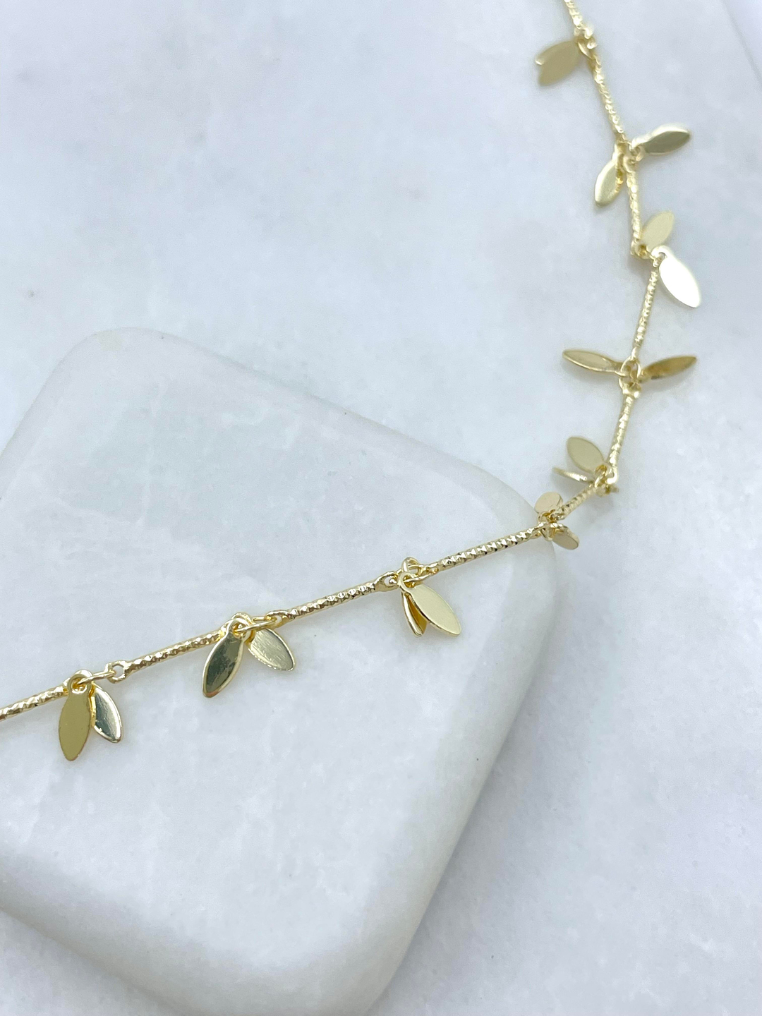 Altın Kaplama Pul Yaprak Sallantılı Boru Zincir Kolye 60 cm Gold