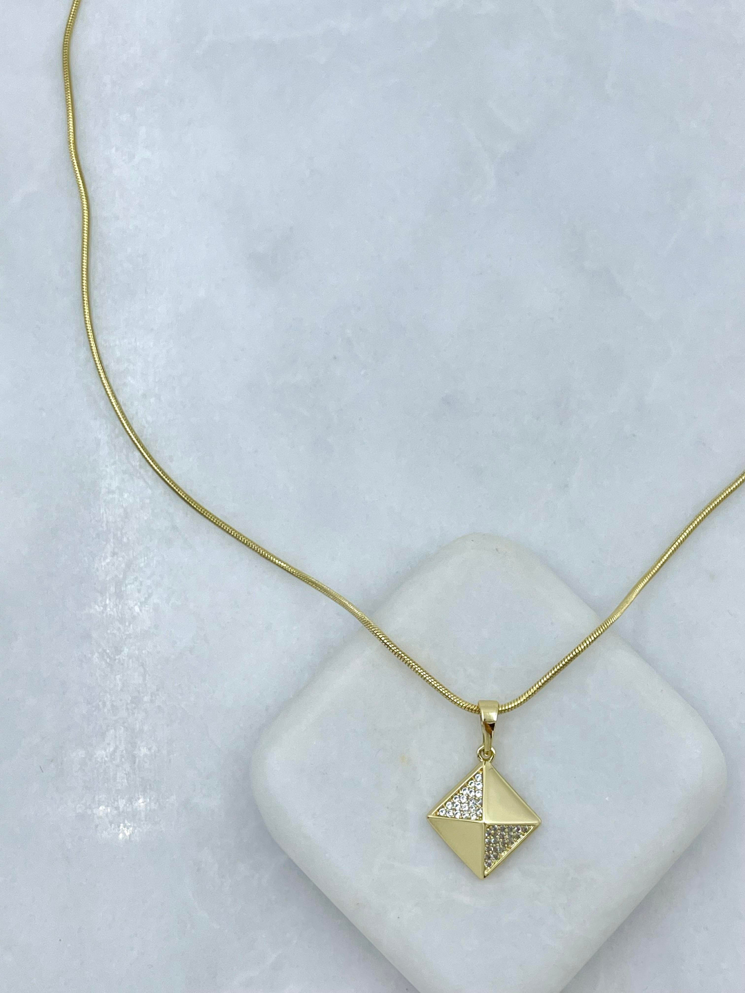 Özel Seri Kristal Taşlı Piramit Model Kolye 45 cm Gold