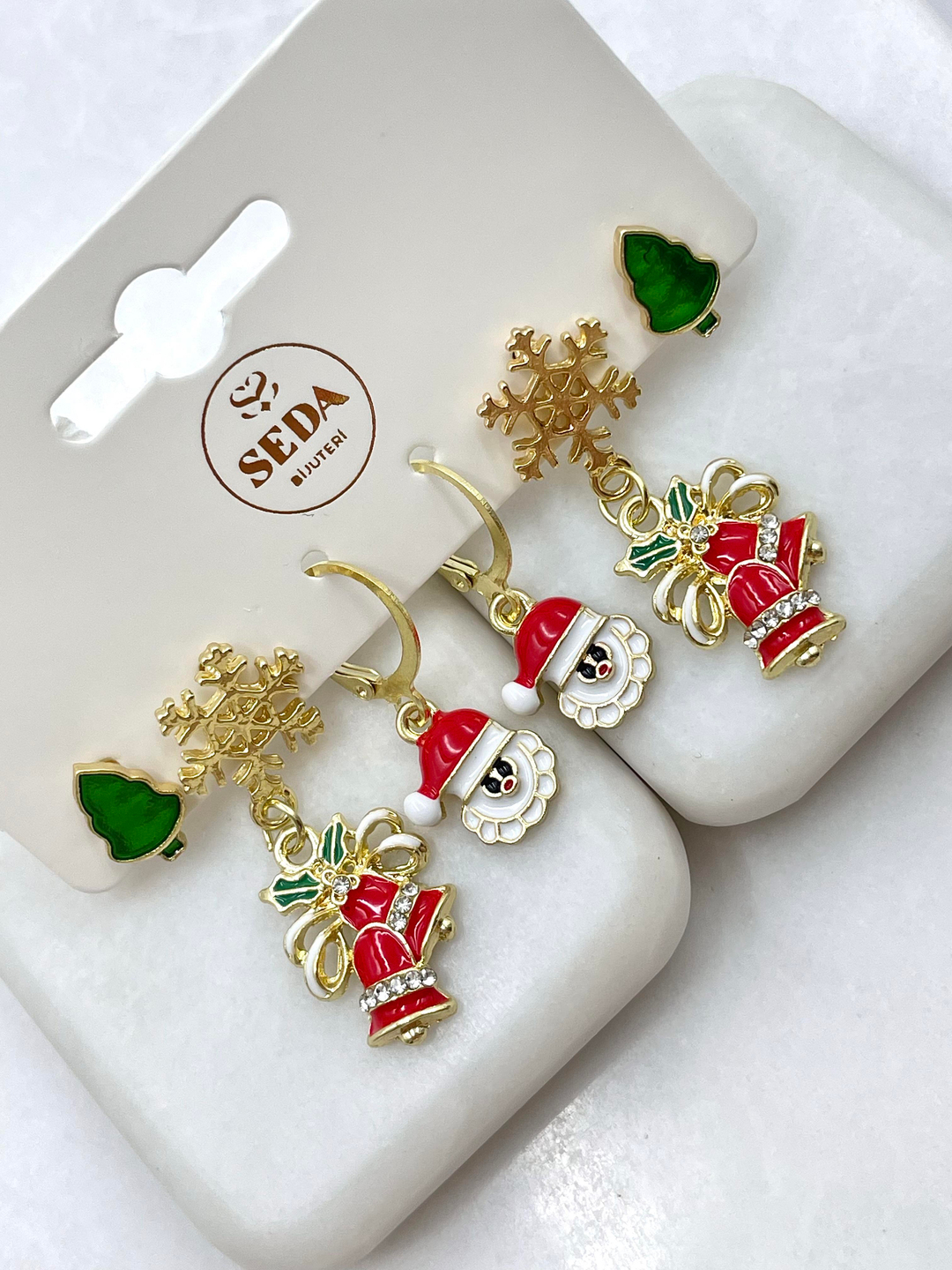 Altın Kaplama Altılı Zil ve Şapkalı Kardan Adam Küpe Seti Gold