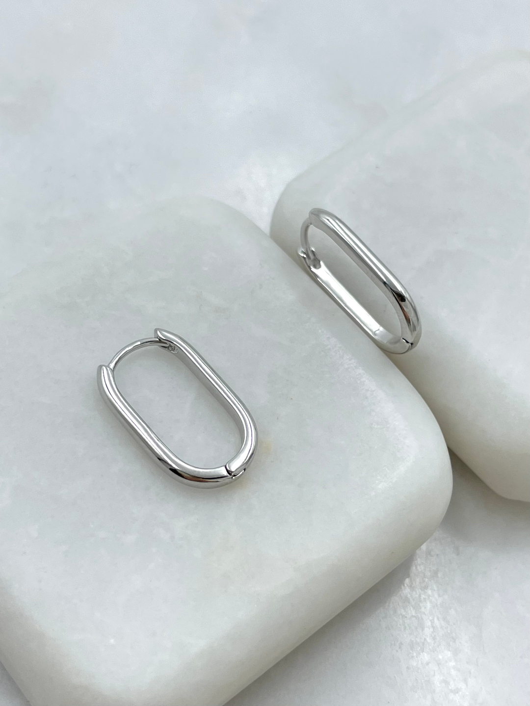 Özel Seri Oval Köşeli U Küpe Gümüş