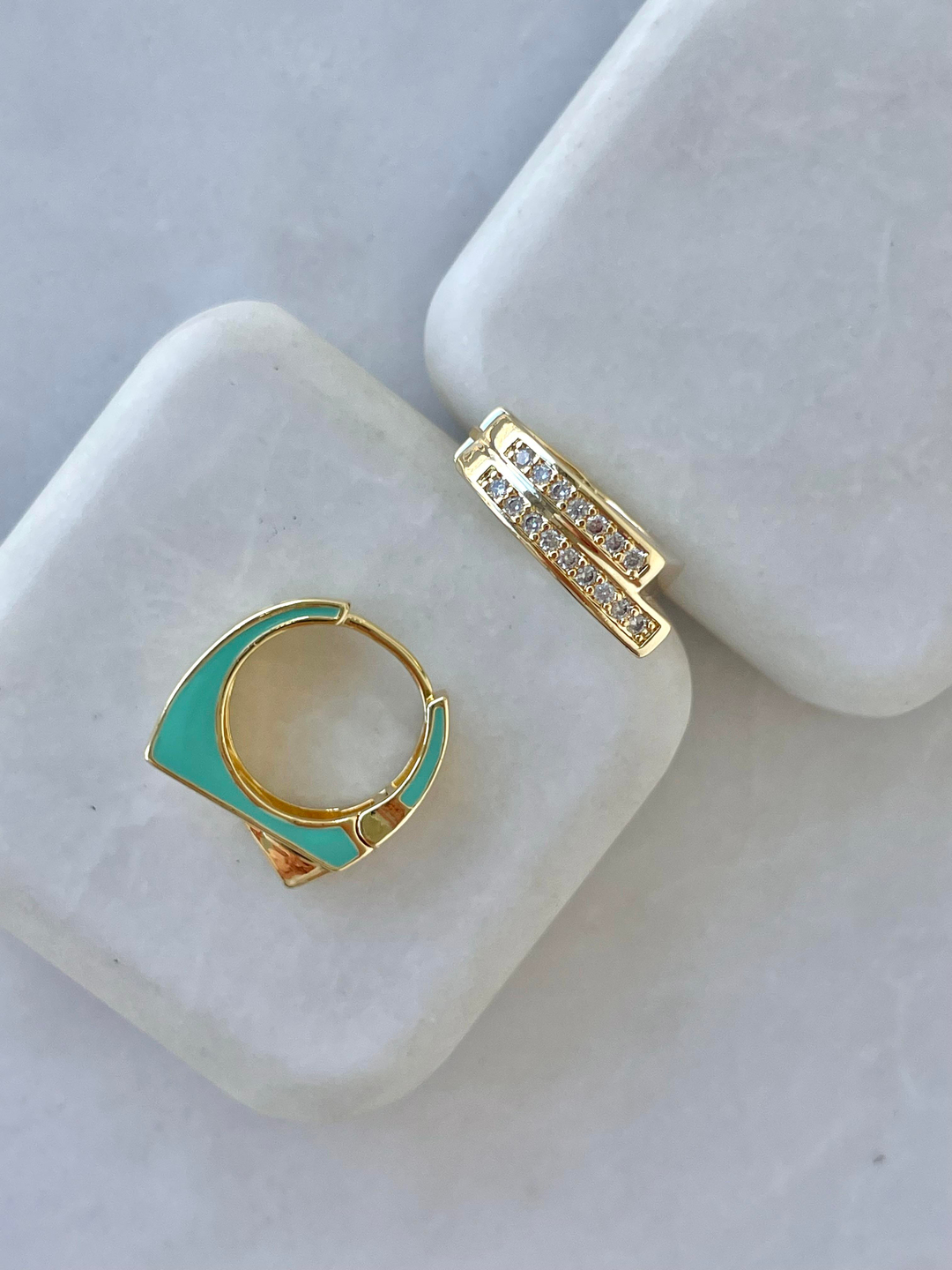 Altın Kaplama Taşlı Tasarım Halka Küpe Turkuaz Renk