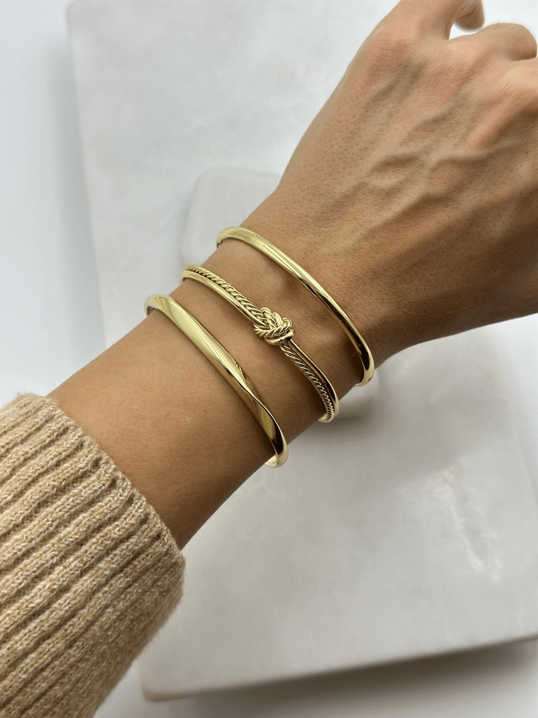 Özel Seri Asimetrik Kesim Kelepçe Bileklik Gold