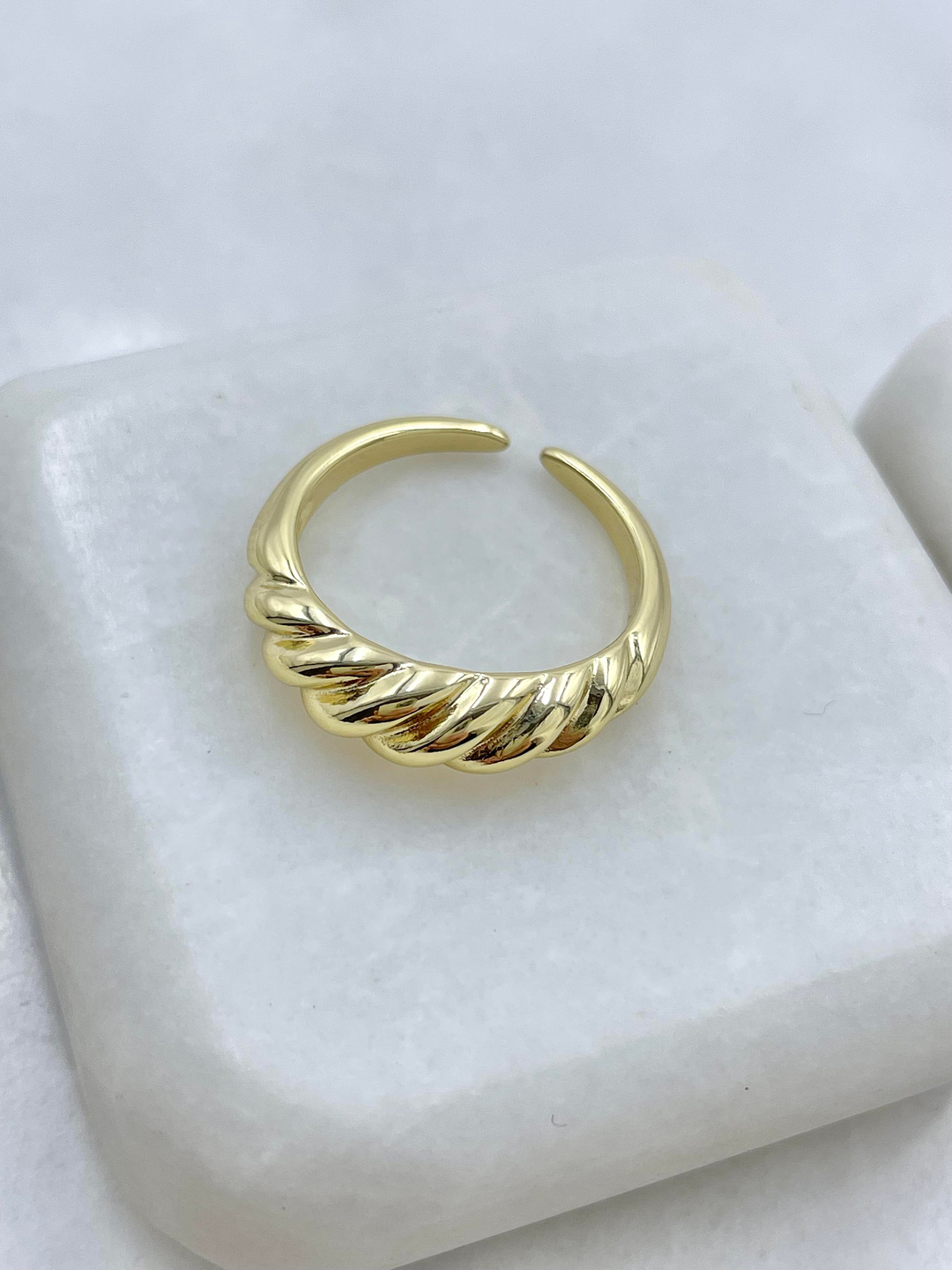 Altın Kaplama Bombeli Burgu Yüzük Gold