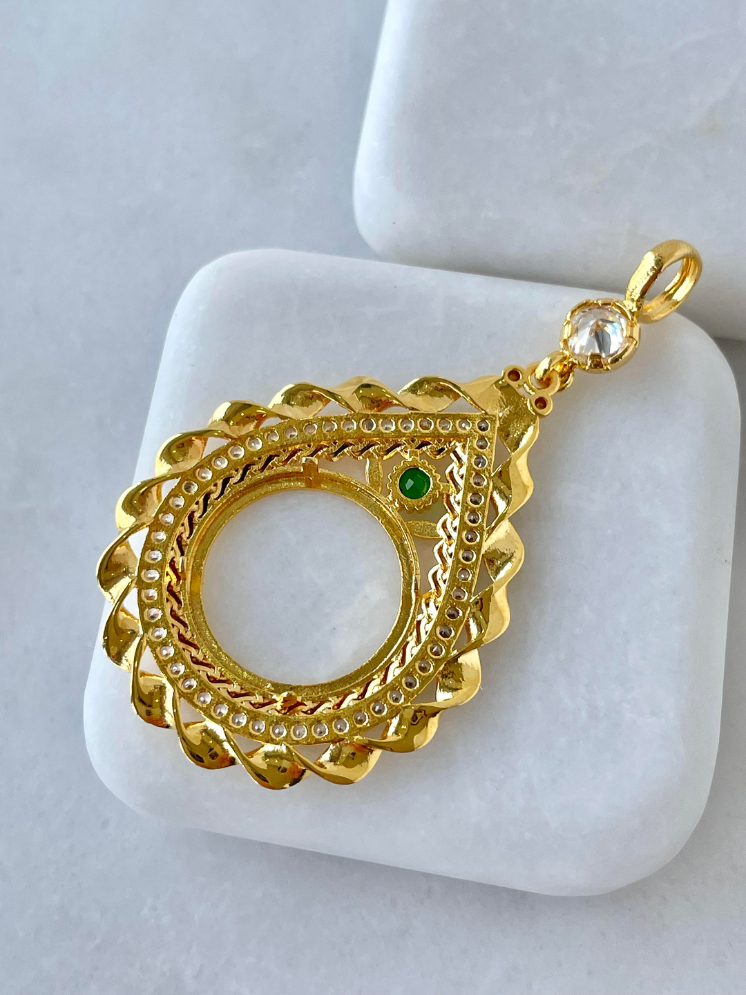 Altın Kaplama Armut Model Çeyreklik Kolye Ucu Yeşil