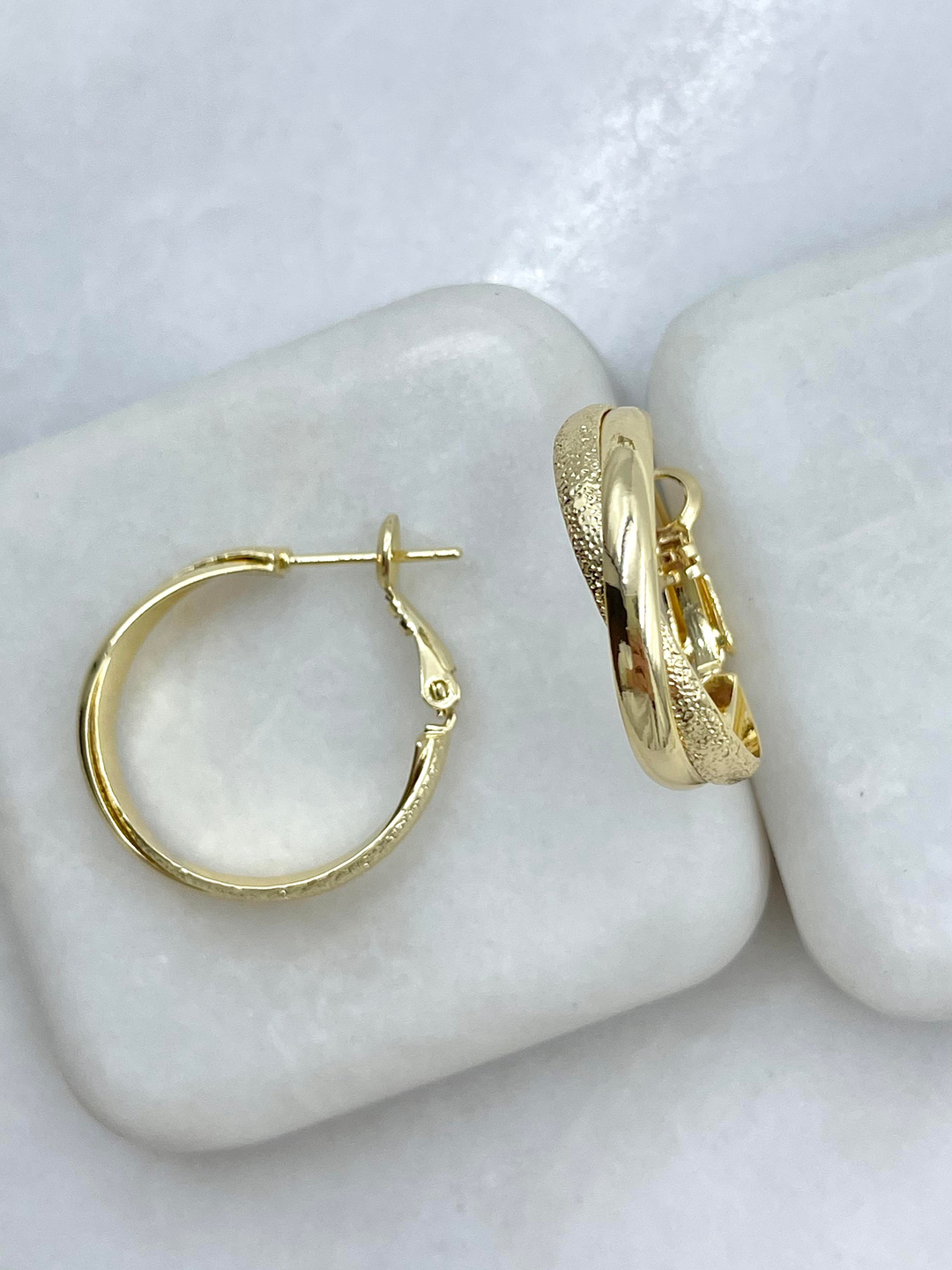 Altın Kaplama Kumlu Sarmal Halka Küpe Gold