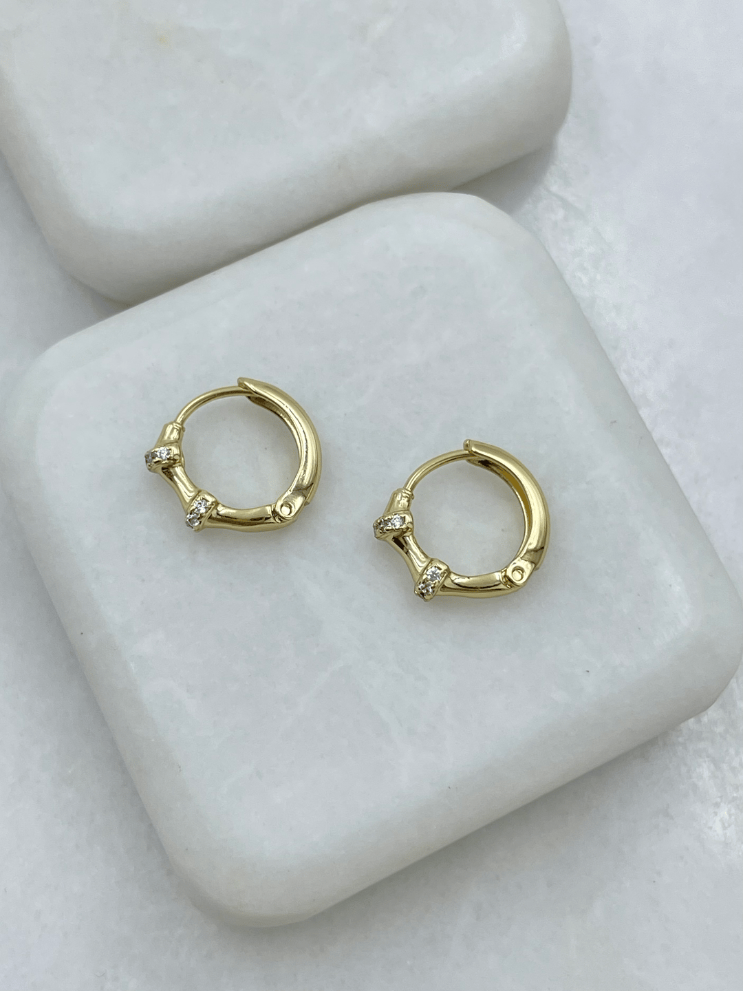 Özel Seri Gömme Taşlı Kemik Model Halka Küpe Gold