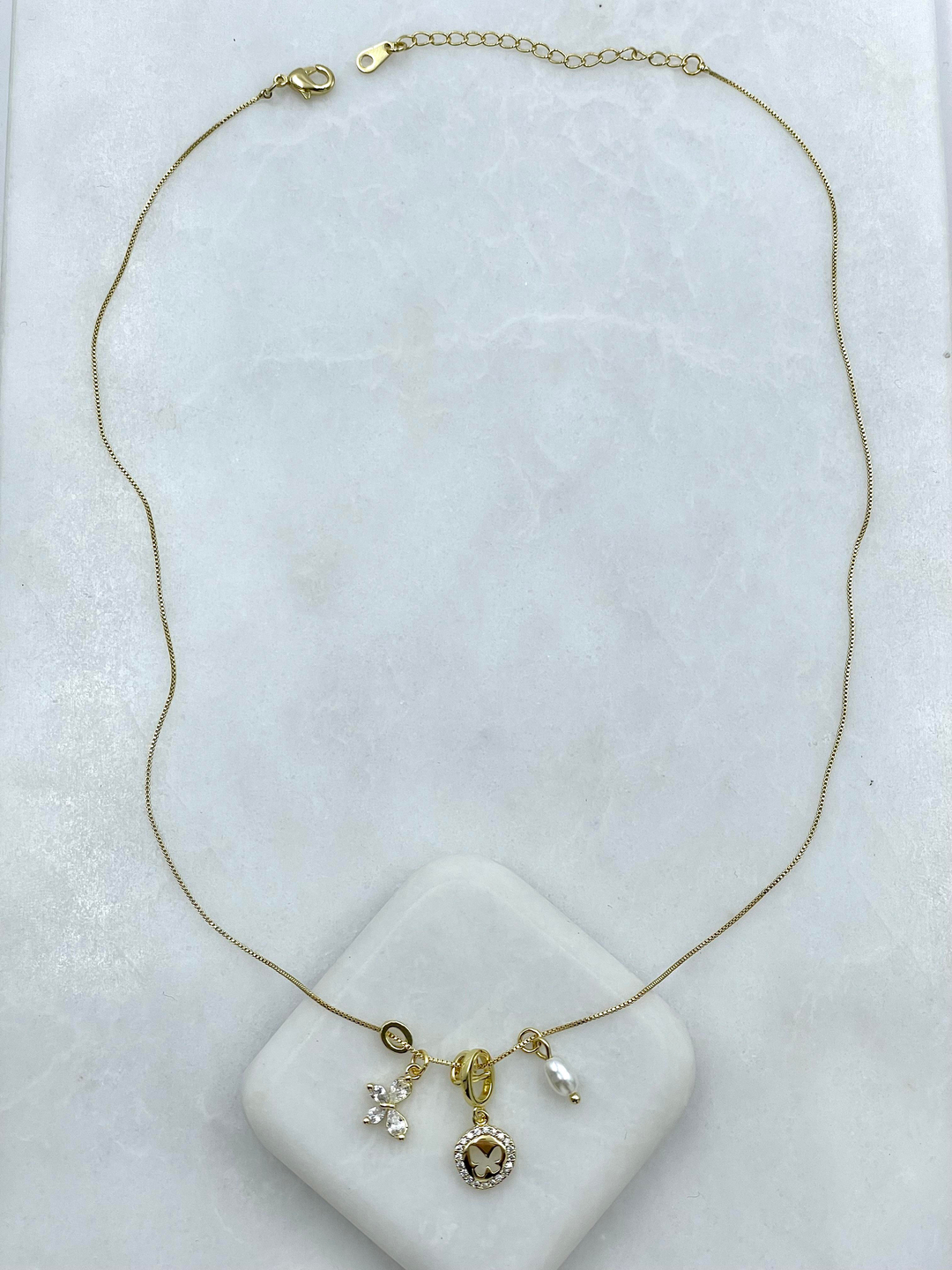 Altın Kaplama Minimal Kelebek Charmlı Zincir Kolye Gold