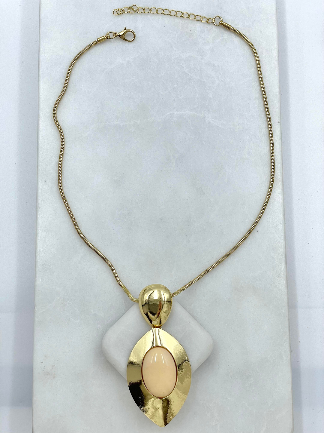 Altın Kaplama Doğal Taşlı Damla Model Vintage Kolye Ekru