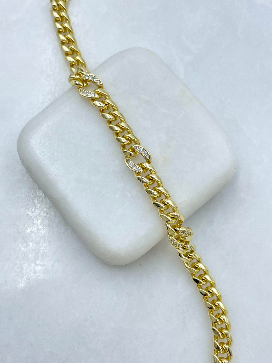 Özel Seri Minimal Gömme Taşlı Zincir Model Bileklik Gold