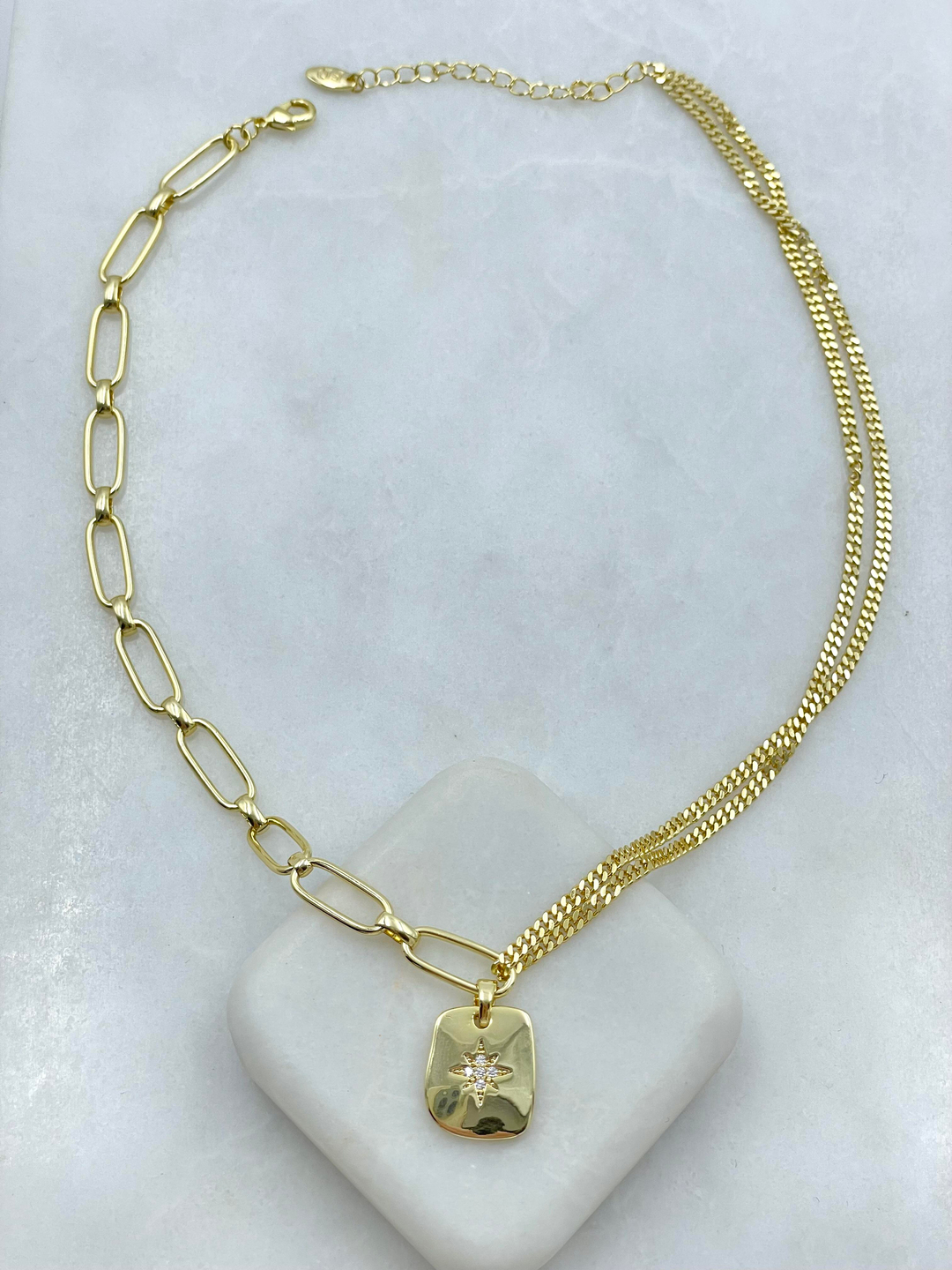 Altın Kaplama Plaka Sallantılı Ataç Zincir Kolye Gold