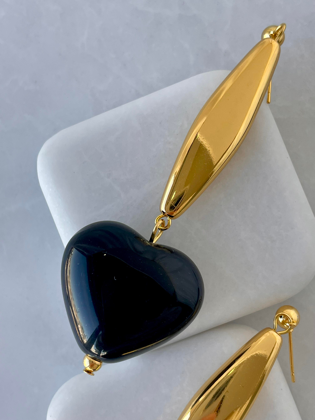 Kalp Sallantılı Uzun Küpe Siyah