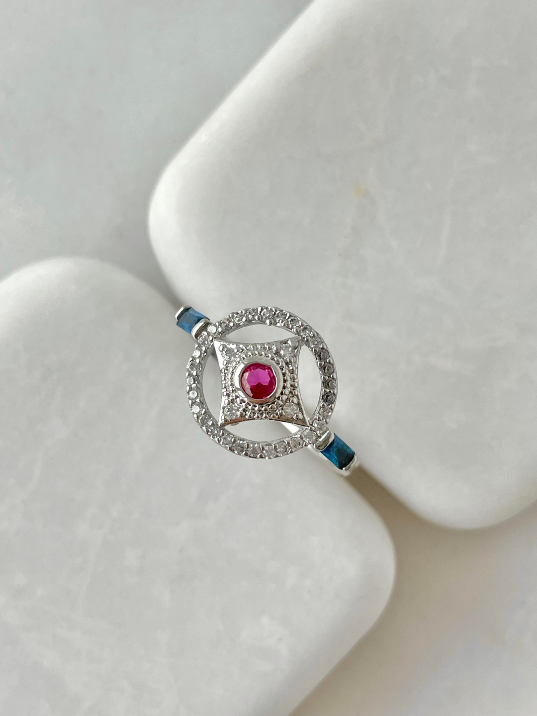 Altın Kaplama Renkli Kristal Taşlı Daire Yüzük Gümüş