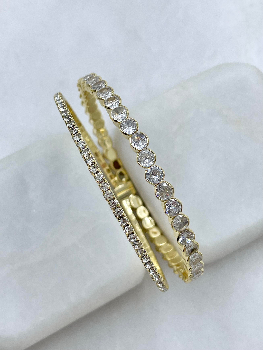 Altın Kaplama Su Yolu ve Kristal Taşlı Yaylı Bileklik Gold