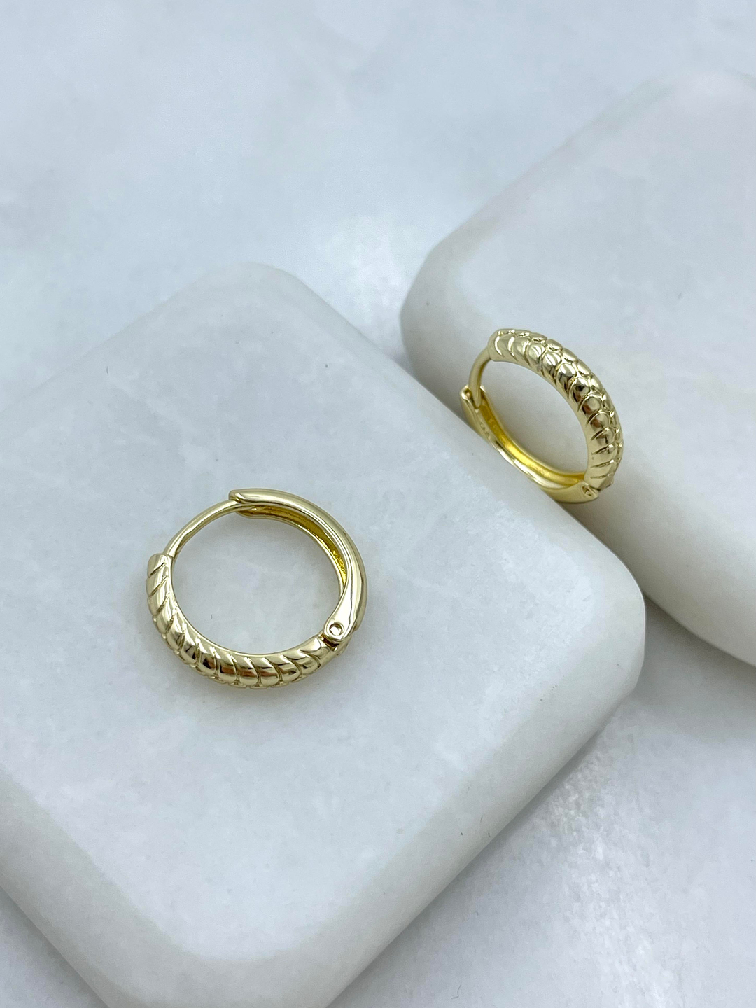 Özel Seri İşlemeli Halka Küpe Gold