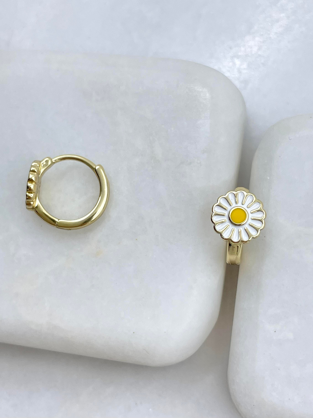 Özel Seri Papatya Model Halka Küpe Gold