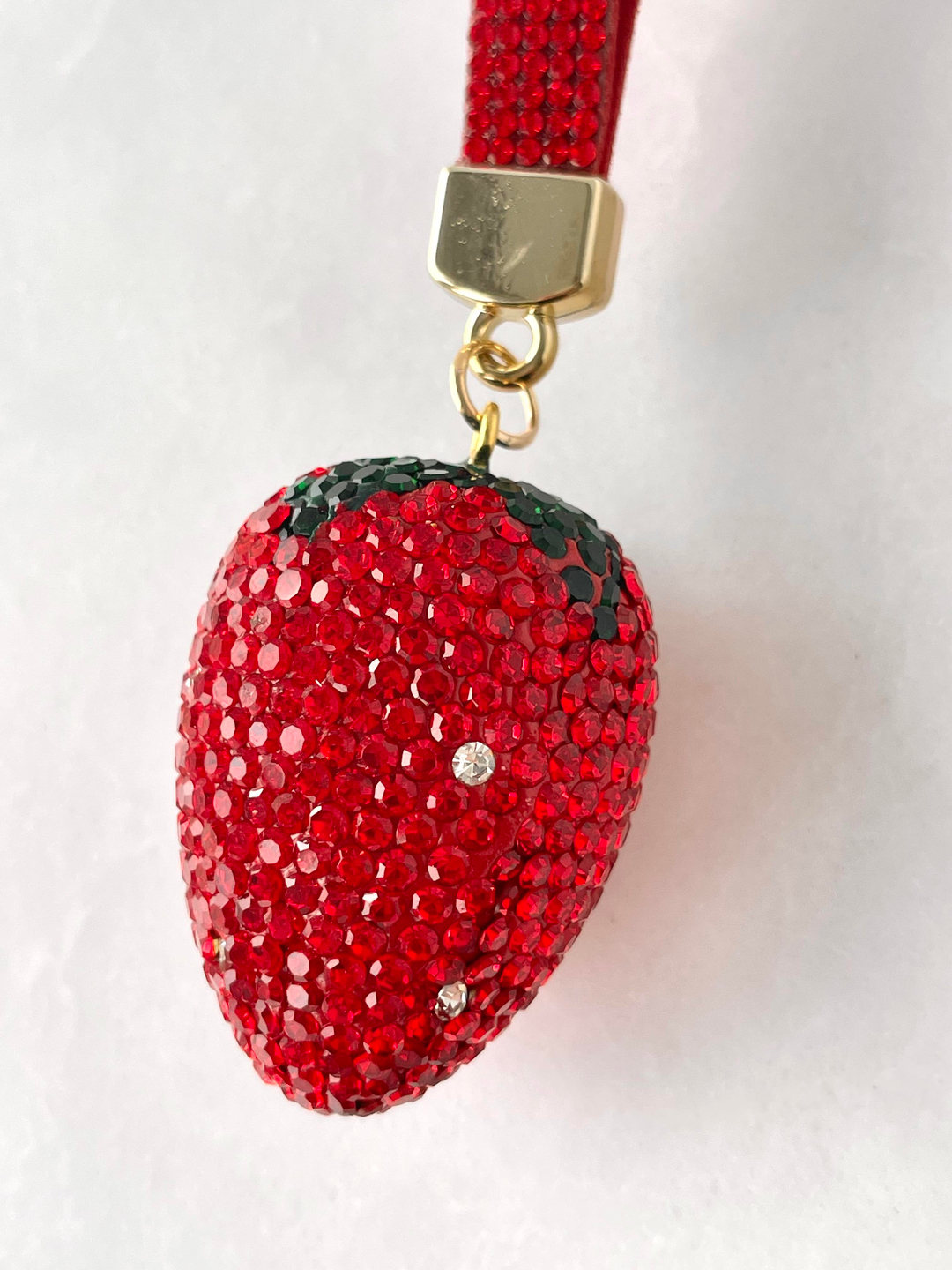 Kristal Taşlı Oval Çilek Çanta Aksesuarı Kırmızı