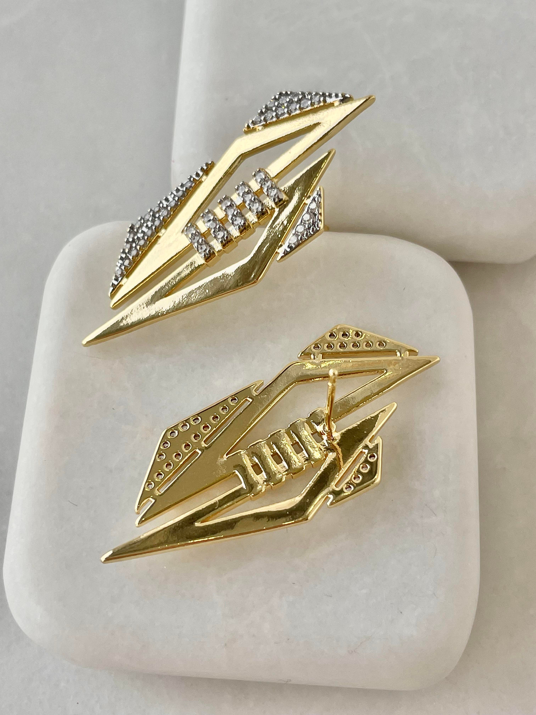 Altın Kaplama Kristal Taşlı Çift Renk Tasarım Küpe