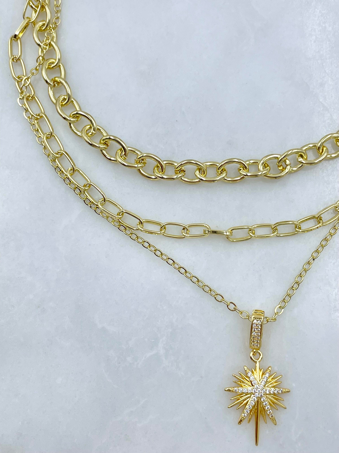 Altın Kaplama Kuzey Yıldızı Sallantılı Üçlü Zincir Kolye Gold