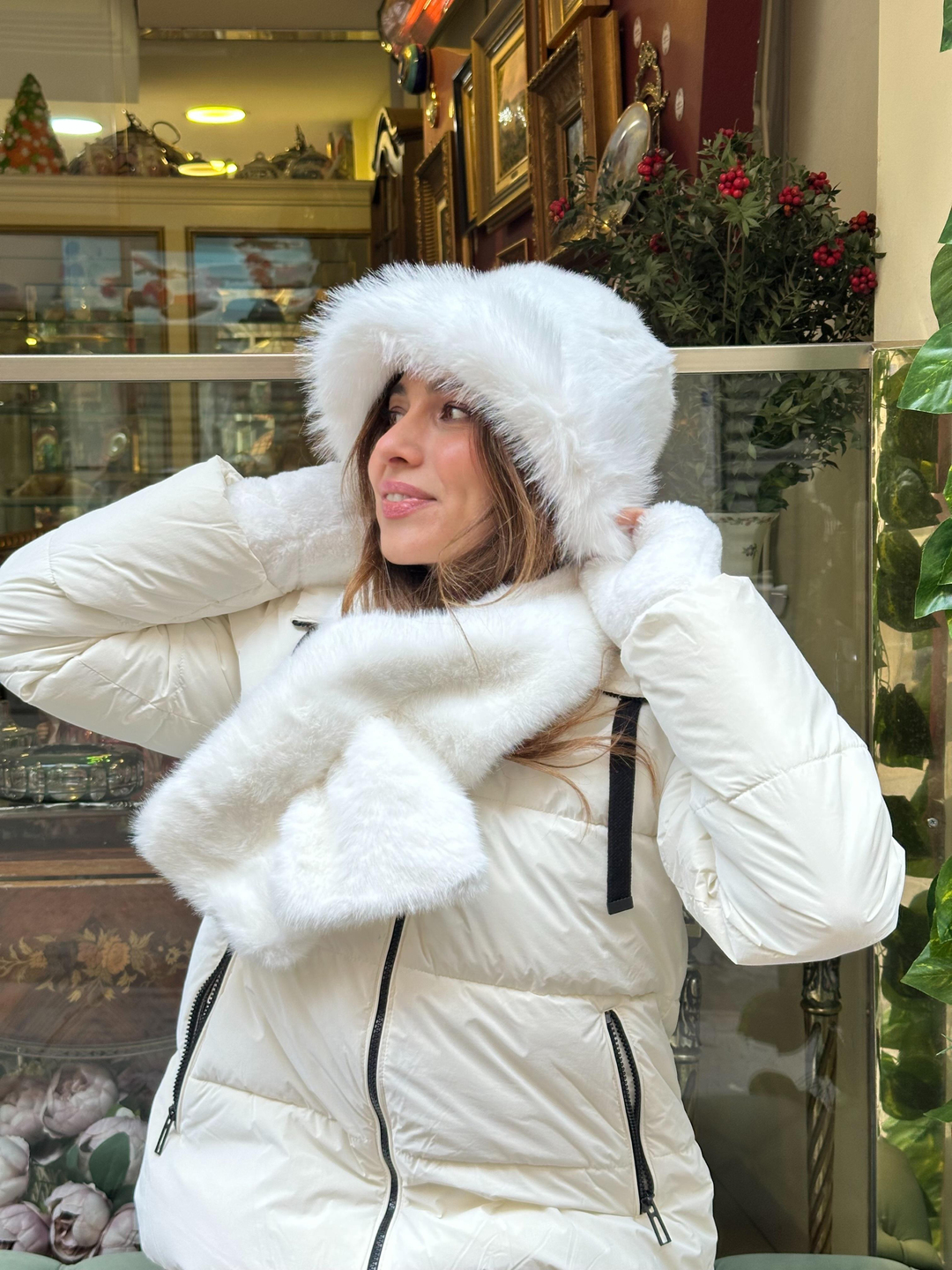 Kürklü İçten Geçmeli Atkı Ekru