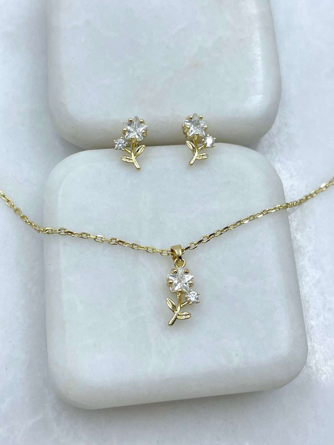 Özel Seri Kristal Taşlı Yapraklı Çiçek Kolye ve Küpe Seti Gold