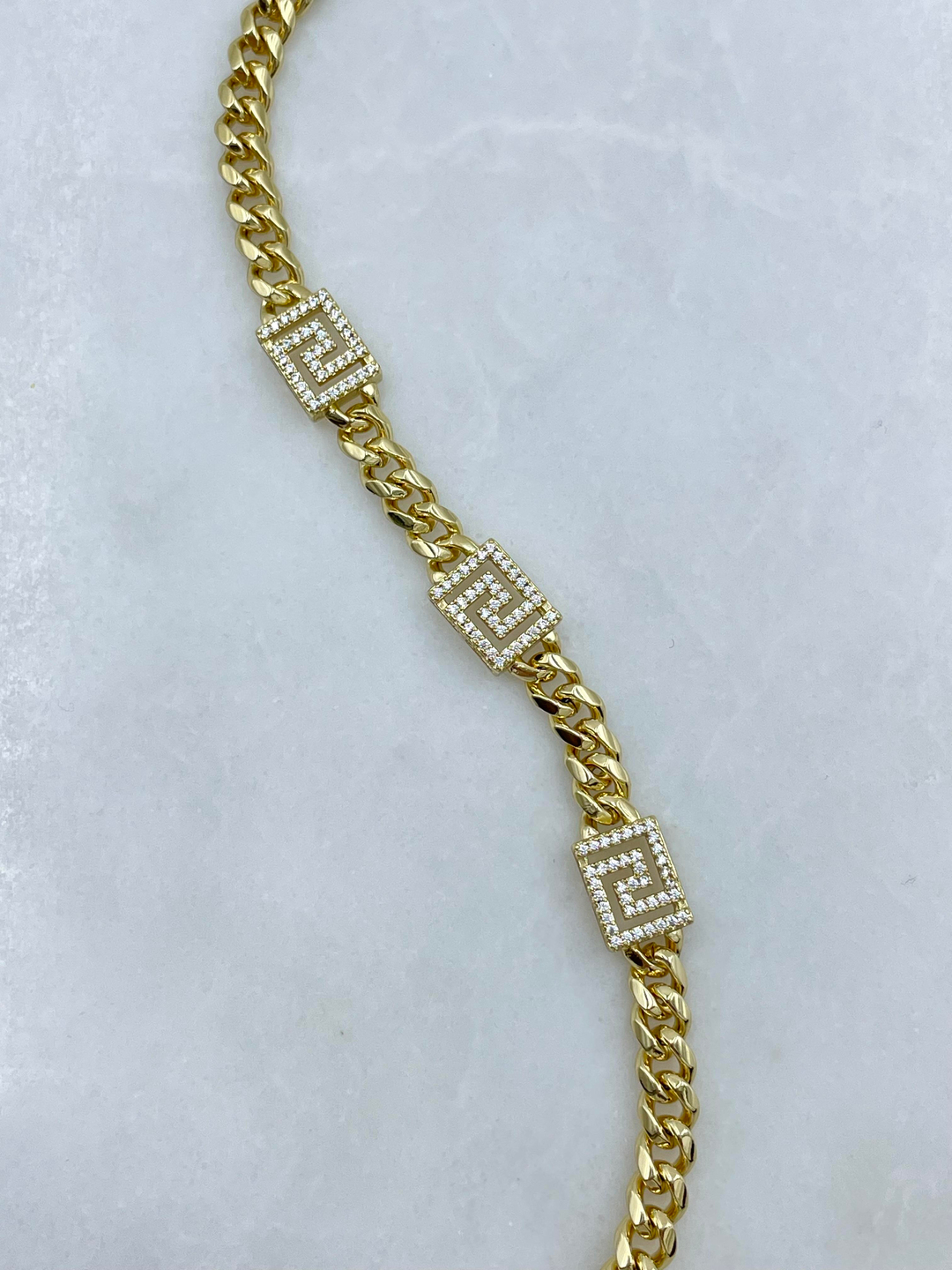 Özel Seri Gömme Taşlı S Model Zincir Bileklik Gold