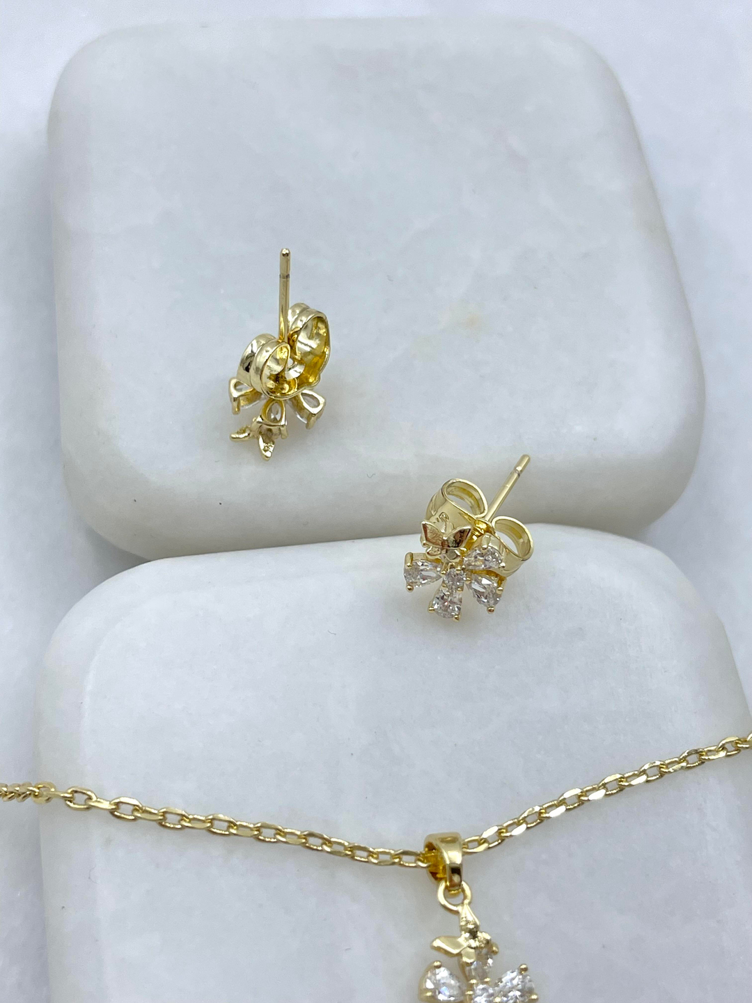 Özel Seri Kristal Taşlı Çiçek Kolye ve Küpe Seti Gold