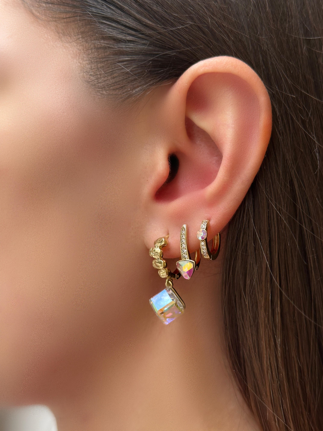 Özel Seri Minik Swarovski Taşlı Halka Küpe Gold