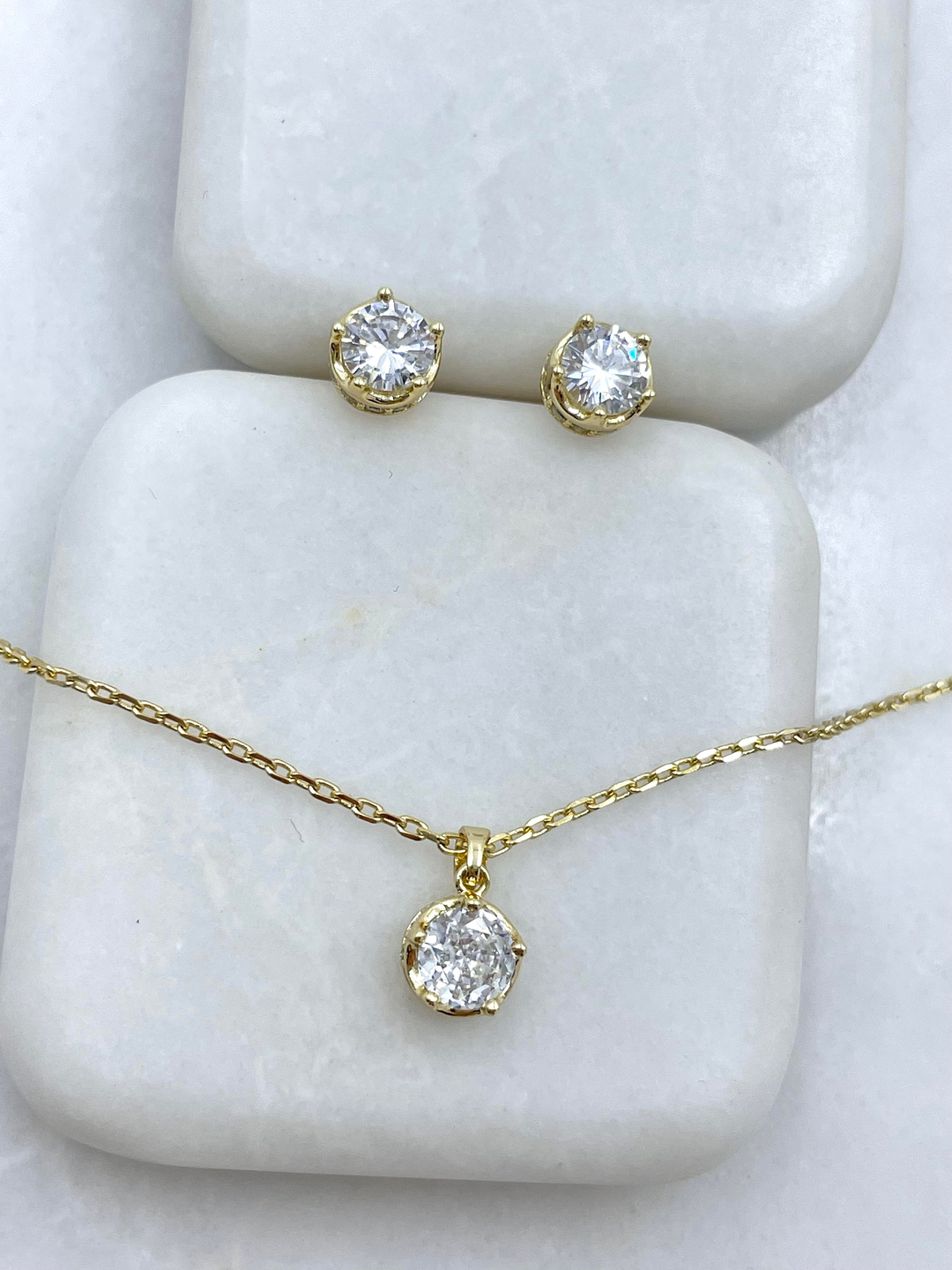 Özel Seri Tektaş Kolye ve Küpe Seti Gold