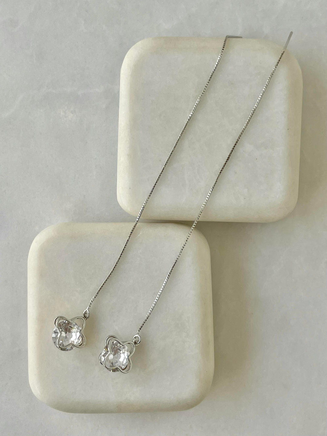 Altın Kaplama Çiçek Kristal Sallantılı Küpe