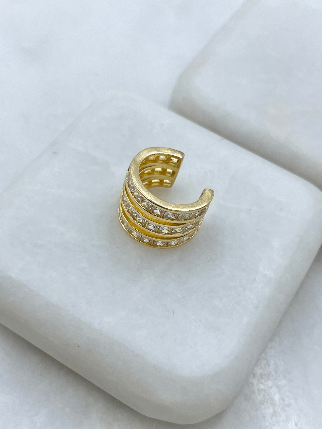 Altın Kaplama Üç Sıra Zirkon Taşlı Kıkırdak Küpe Gold