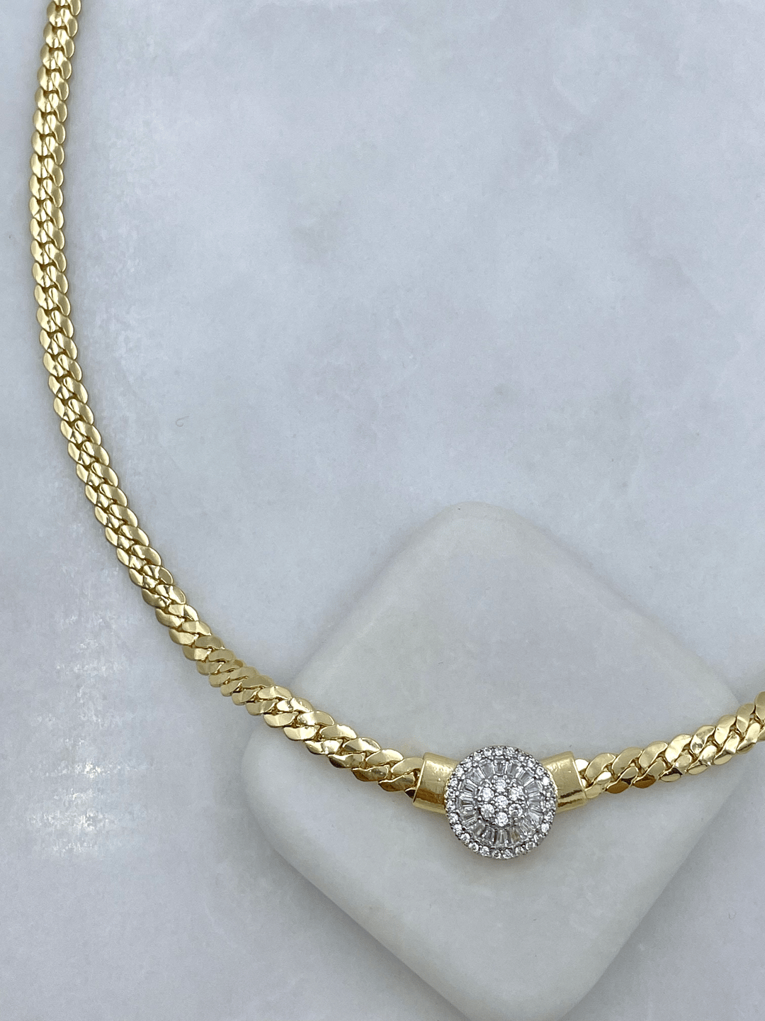 Altın Kaplama Kristal Taşlı Daire Model Zincir Kolye Gold