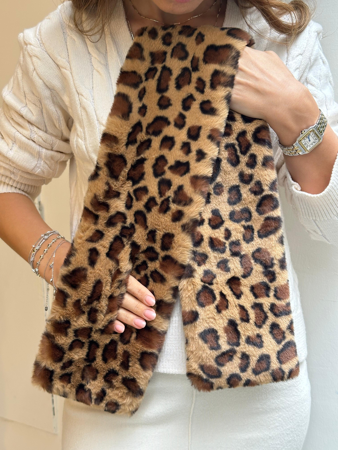 Leopar Desenli Peluş İçten Geçmeli Atkı Kahve