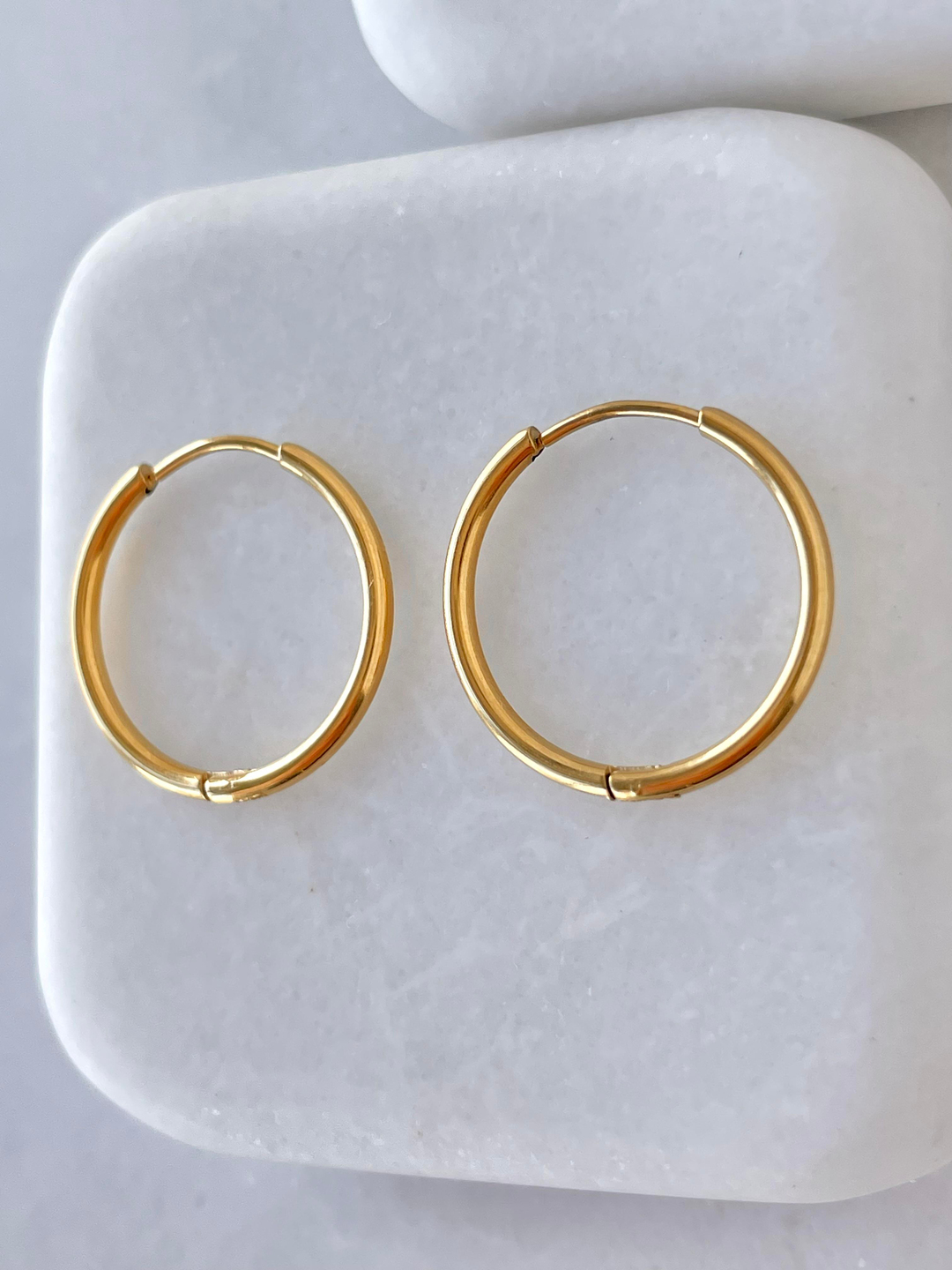 Çelik İnce Halka Basic Küpe Gold