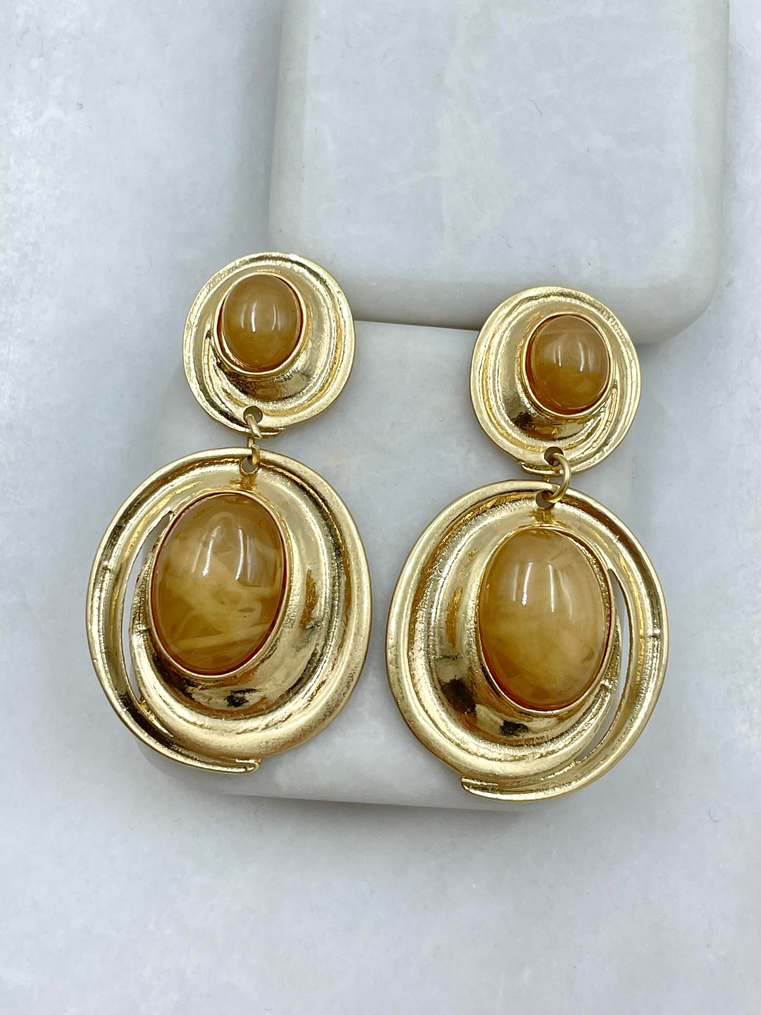 Altın Kaplama Daire Sallantılı Opal Taşlı Vintage Küpe Vizon