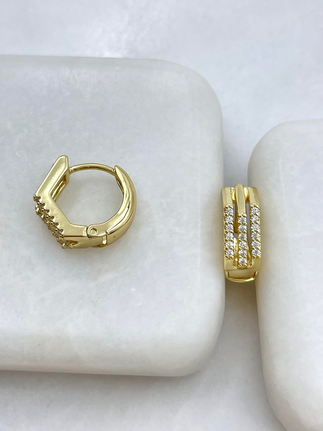 Özel Seri Gömme Taşlı Üç Sıra Halka Küpe Gold