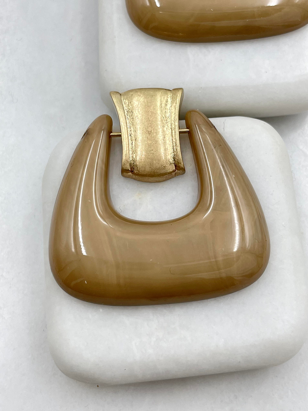 Altın Kaplama Eskitme Detaylı Çanta Model Vintage Küpe Vizon