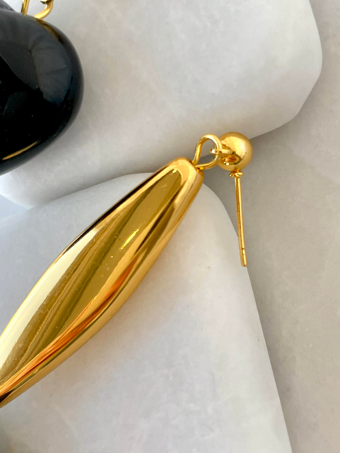 Kalp Sallantılı Uzun Küpe Siyah