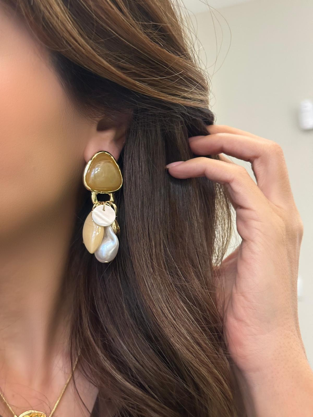 Altın Kaplama İnci Sallantılı Opal Taşlı Vintage Küpe Vizon