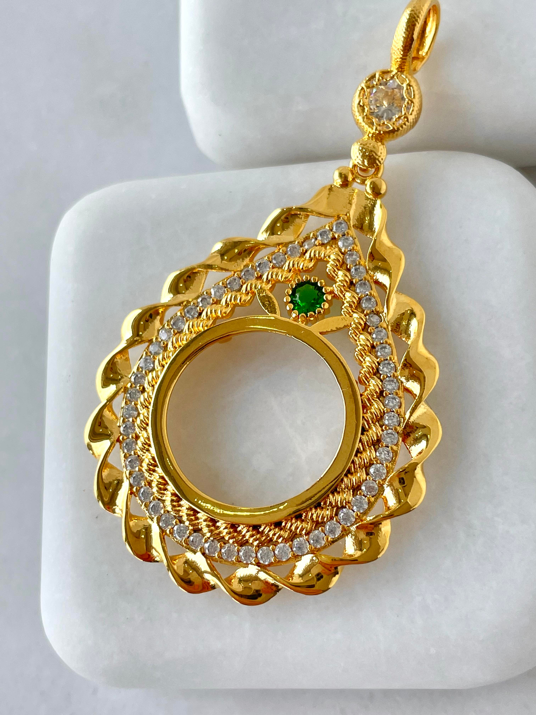 Altın Kaplama Armut Model Çeyreklik Kolye Ucu Yeşil