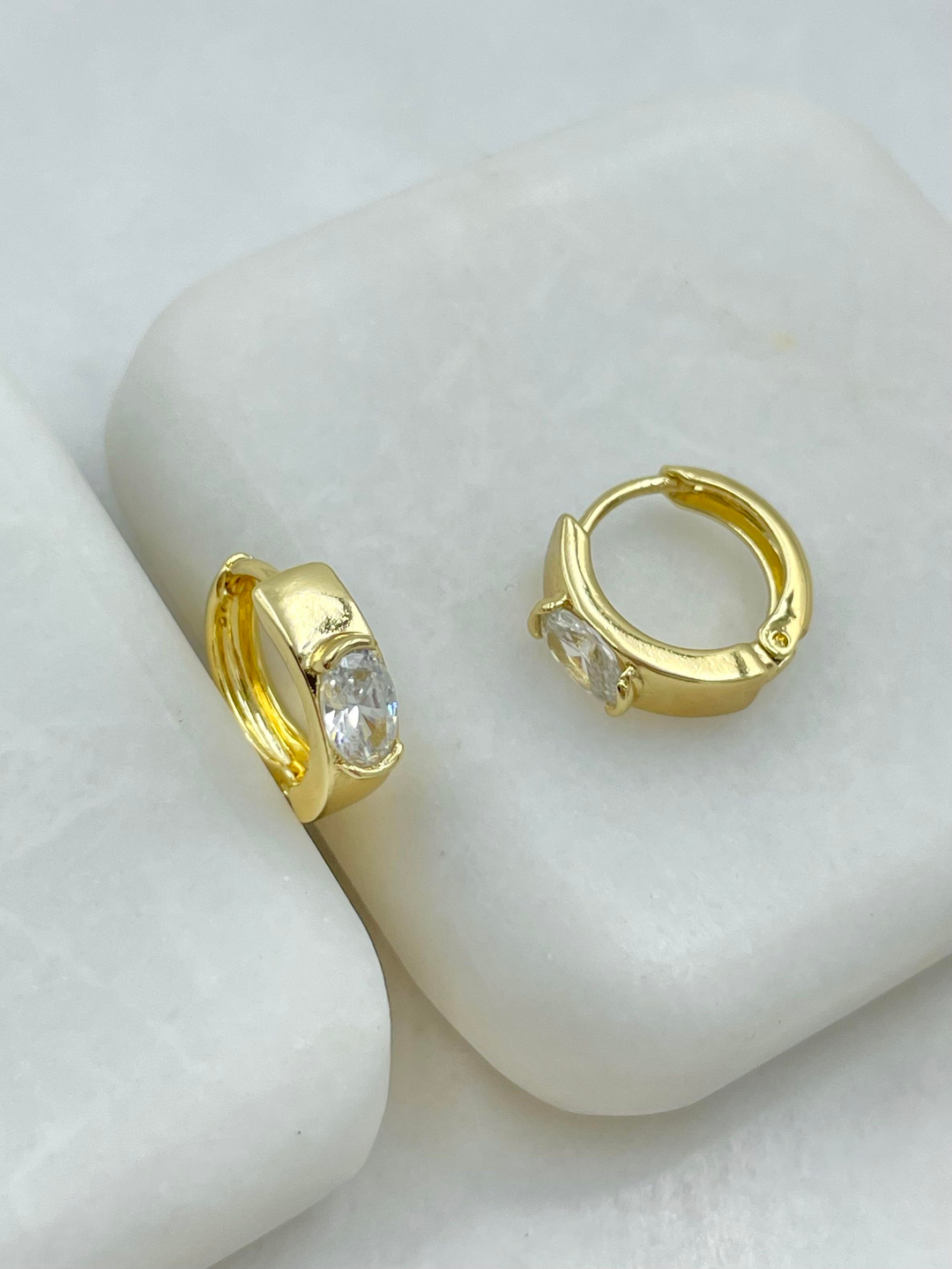 Özel Seri Zirkon Taşlı Köşeli Halka Küpe Gold