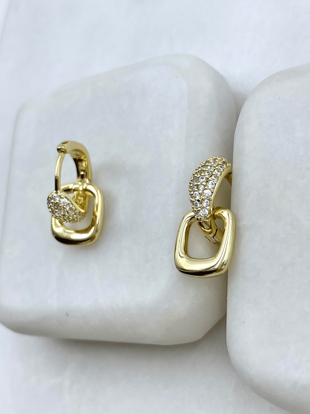 Özel Seri Gömme Taşlı Tasarım Küpe Gold