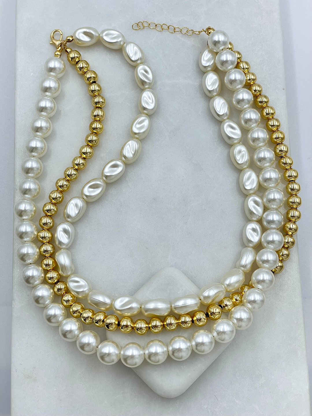 Gold Detaylı Üç Sıra İnci Kolye Gold