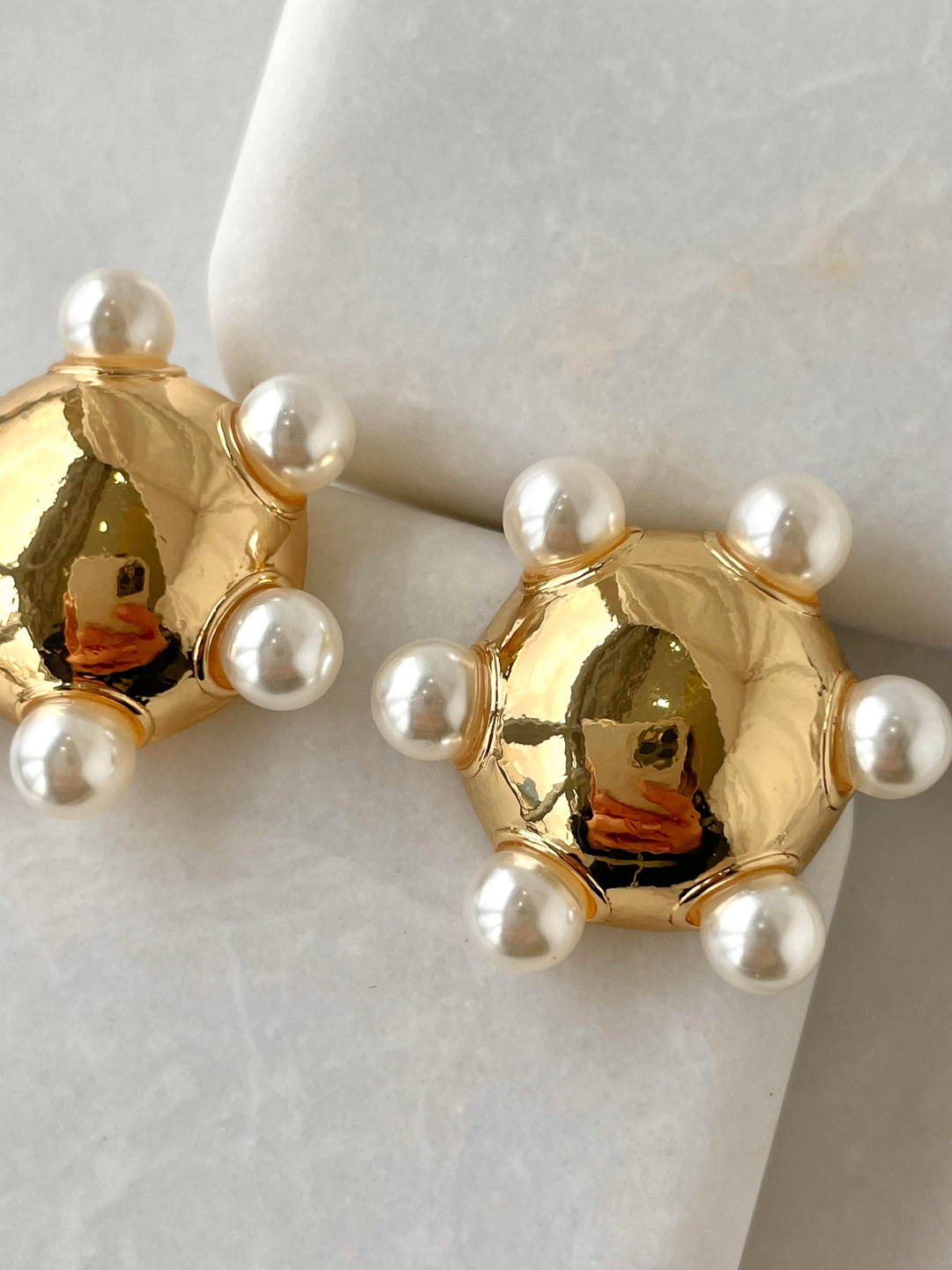 Bombe Yuvarlak İncili Küpe