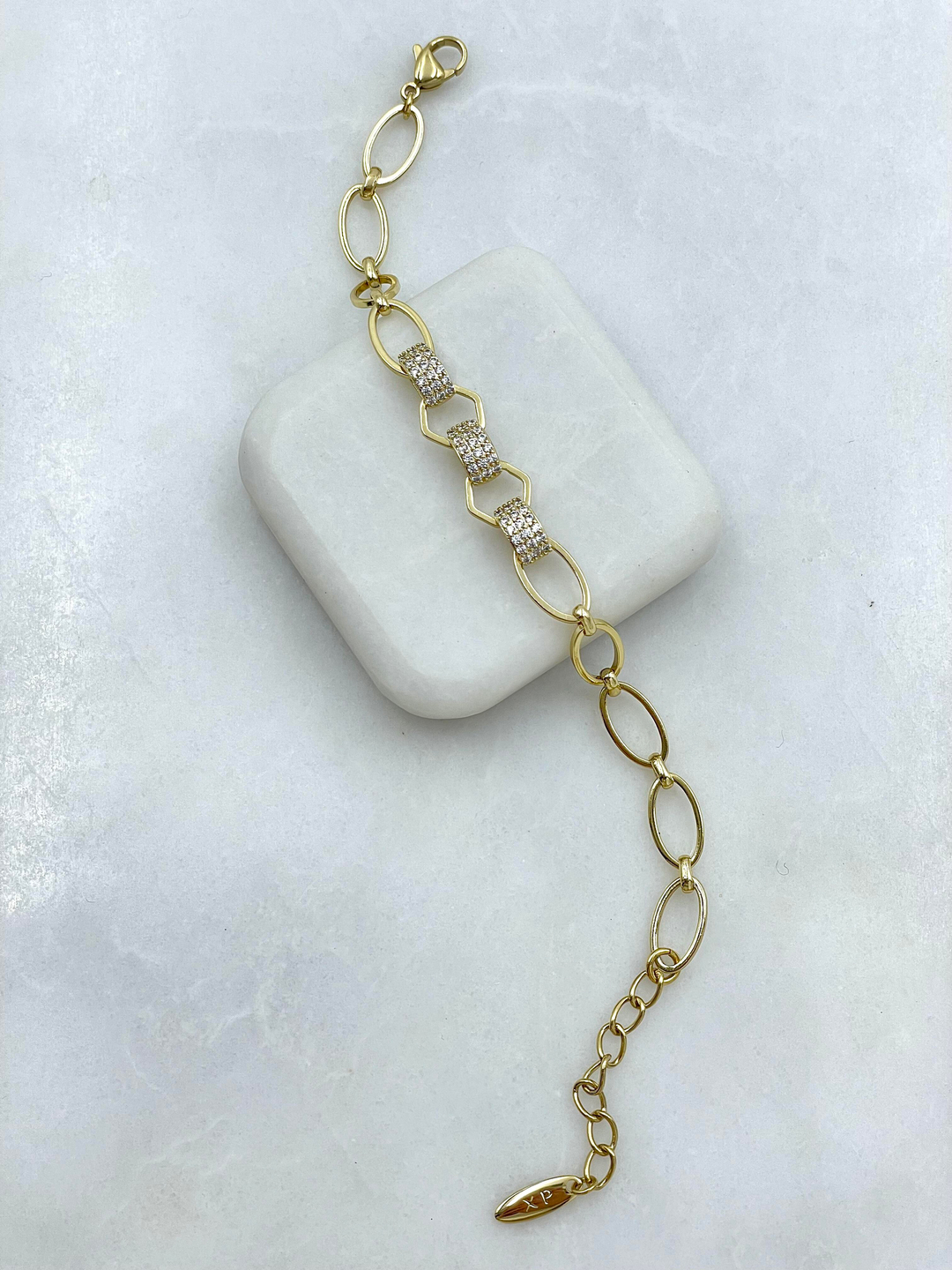 Özel Seri Gömme Taşlı İçi Boş Daire Bileklik Gold