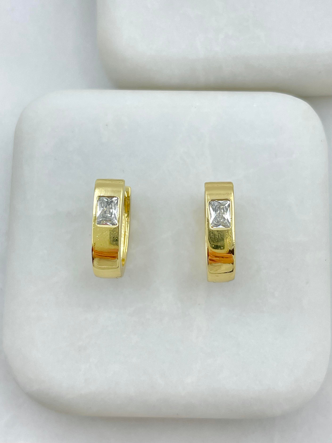 Özel Seri Kristal Taşlı Köşeli Küpe Gold