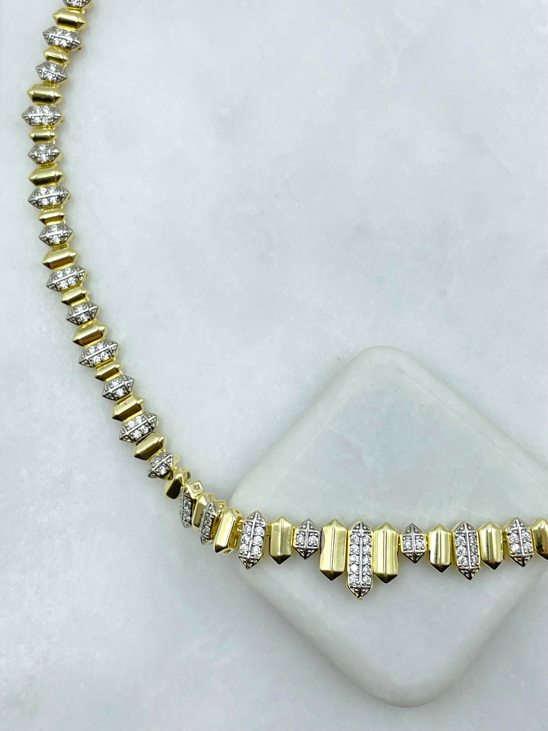 Altın Kaplama Çift Renk Kristal Taşlı Tasarım Kolye Gold